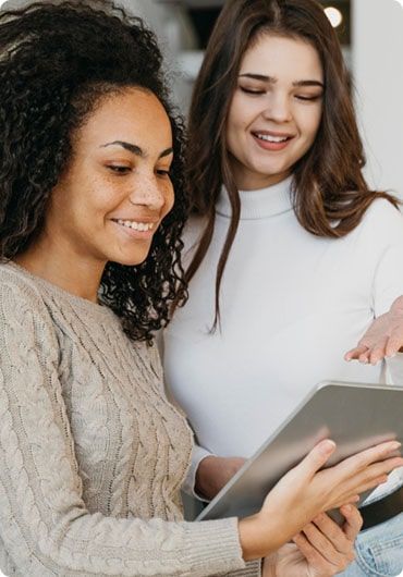 HR manager conducting employee feedback session
